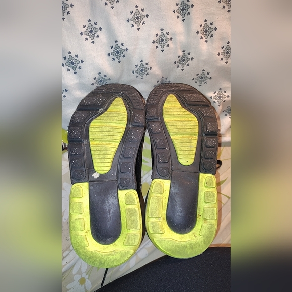 Nike Air Max 270 'Black Volt - Picture 3 of 4